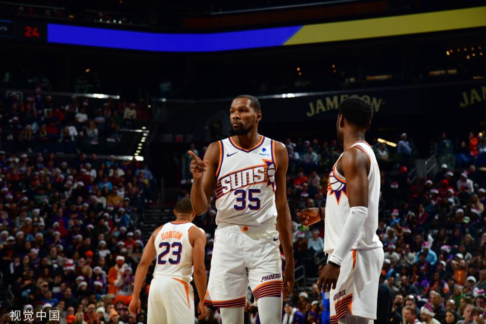 她在强手如 她在强手如